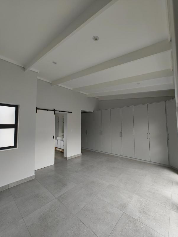 To Let 4 Bedroom Property for Rent in Ashlea Gardens Gauteng