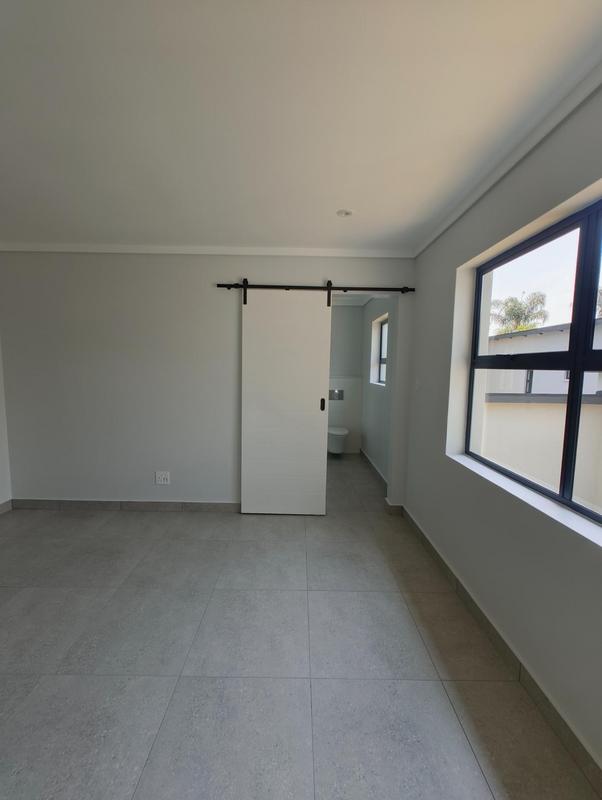 To Let 4 Bedroom Property for Rent in Ashlea Gardens Gauteng