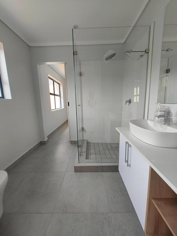 To Let 4 Bedroom Property for Rent in Ashlea Gardens Gauteng