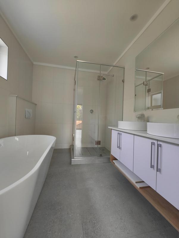 To Let 4 Bedroom Property for Rent in Ashlea Gardens Gauteng