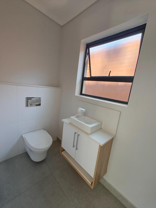 To Let 4 Bedroom Property for Rent in Ashlea Gardens Gauteng