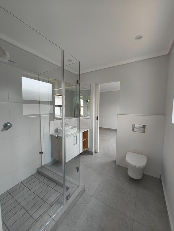 To Let 4 Bedroom Property for Rent in Ashlea Gardens Gauteng