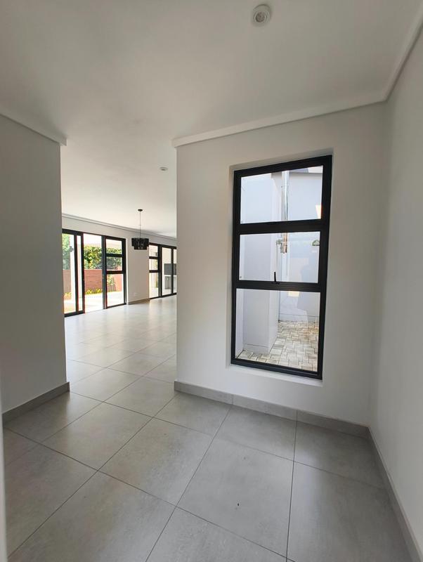 To Let 4 Bedroom Property for Rent in Ashlea Gardens Gauteng