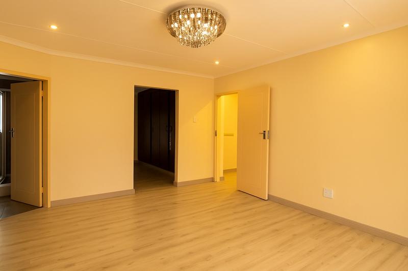 To Let 5 Bedroom Property for Rent in Moreleta Park Gauteng