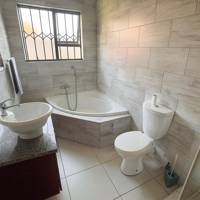 To Let 3 Bedroom Property for Rent in Thatchfield Gauteng