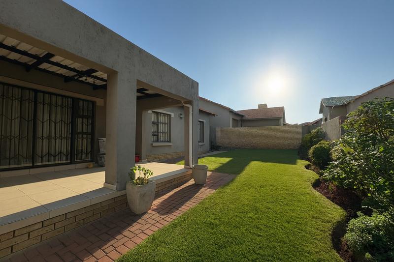 To Let 3 Bedroom Property for Rent in Thatchfield Gauteng