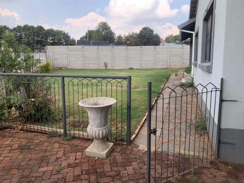 To Let 4 Bedroom Property for Rent in Dunvegan Gauteng