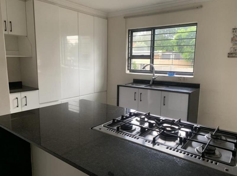 To Let 4 Bedroom Property for Rent in Dunvegan Gauteng