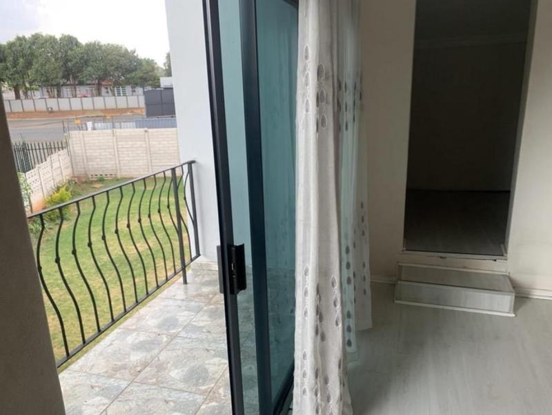 To Let 4 Bedroom Property for Rent in Dunvegan Gauteng