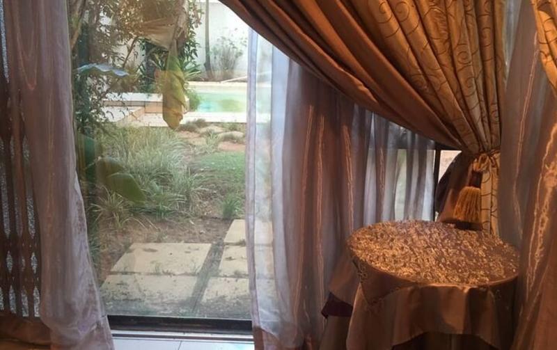 To Let 1 Bedroom Property for Rent in Houghton Gauteng