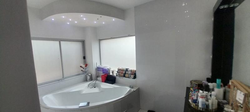 8 Bedroom Property for Sale in Kensington Gauteng