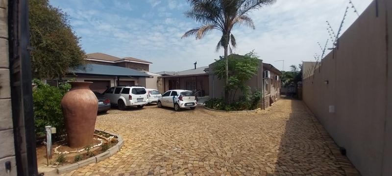 8 Bedroom Property for Sale in Kensington Gauteng