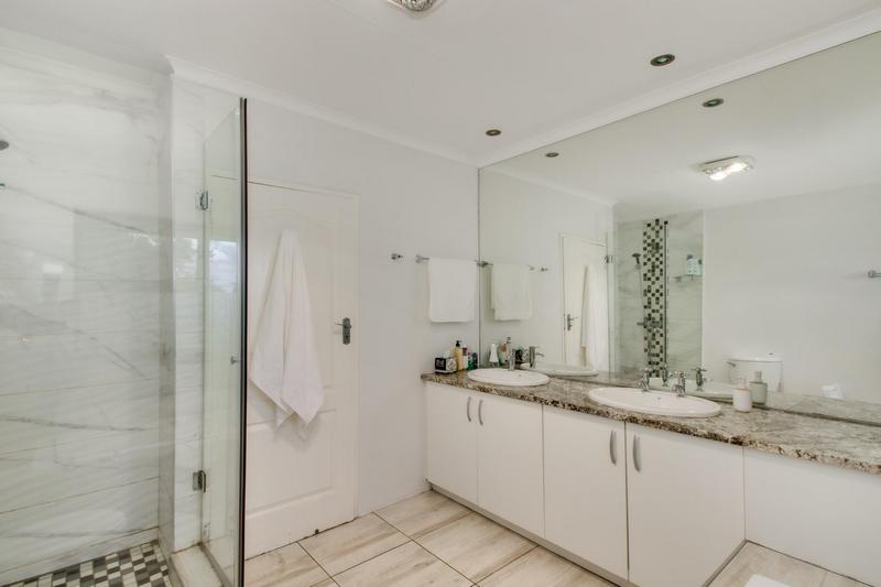 To Let 5 Bedroom Property for Rent in Dainfern Golf Estate Gauteng