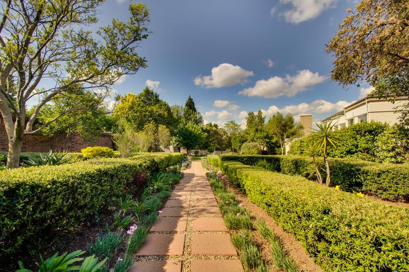 To Let 5 Bedroom Property for Rent in Dainfern Golf Estate Gauteng