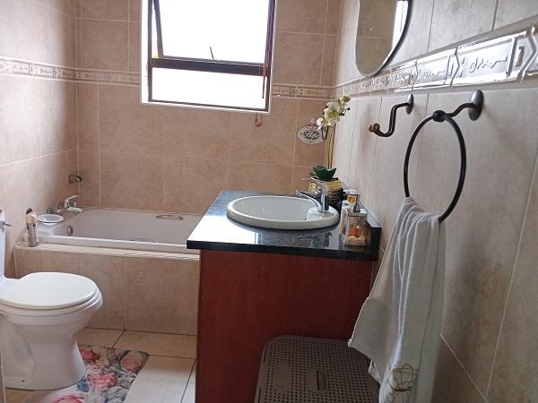 3 Bedroom Property for Sale in Vanderbijlpark SW 5 Gauteng