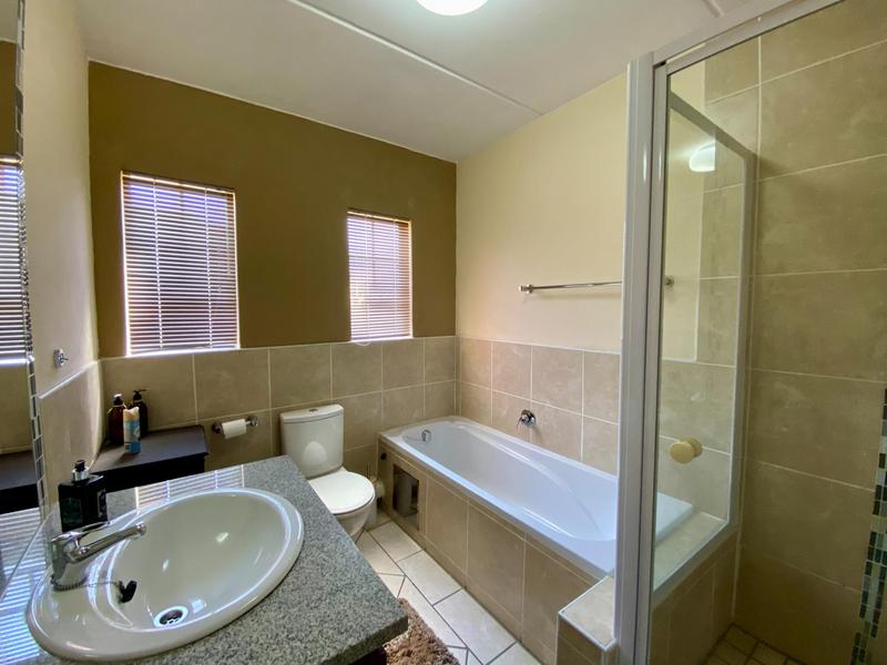 2 Bedroom Property for Sale in Sundowner Gauteng