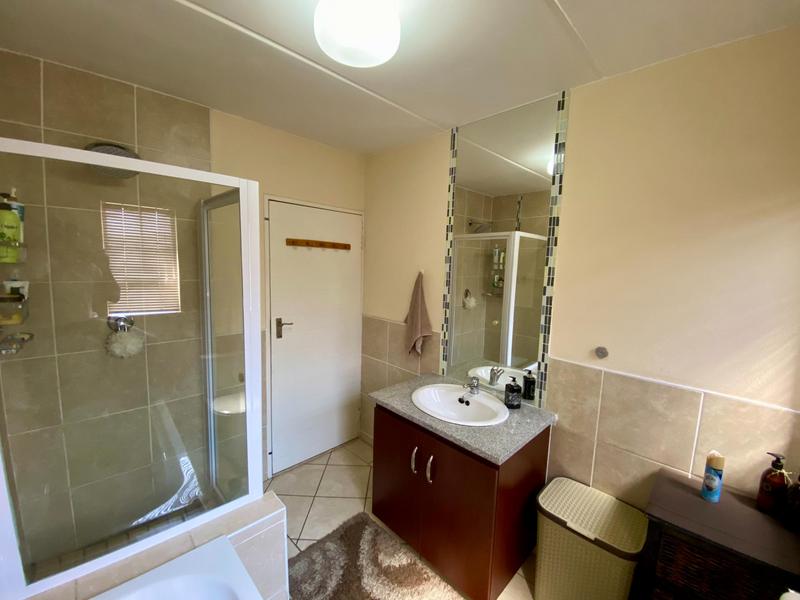 2 Bedroom Property for Sale in Sundowner Gauteng