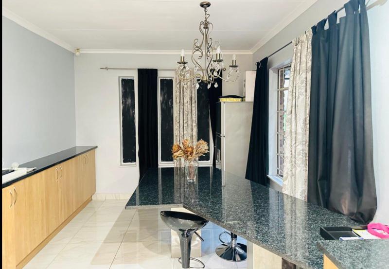 To Let 3 Bedroom Property for Rent in Radiokop Gauteng