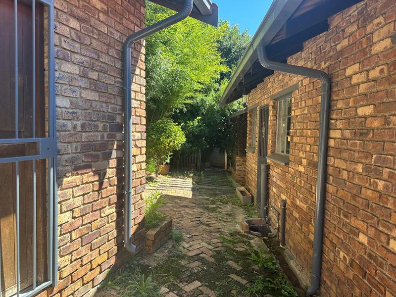 To Let 3 Bedroom Property for Rent in Radiokop Gauteng