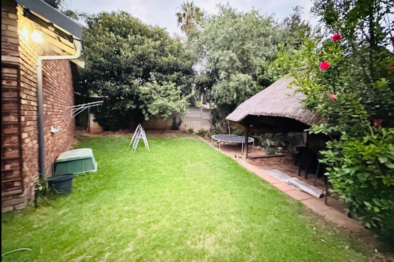 To Let 3 Bedroom Property for Rent in Radiokop Gauteng