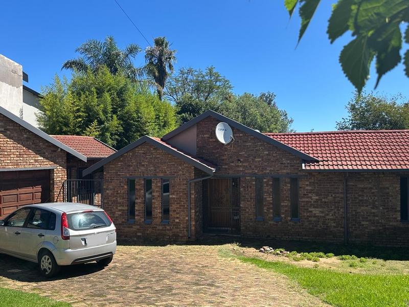 To Let 3 Bedroom Property for Rent in Radiokop Gauteng