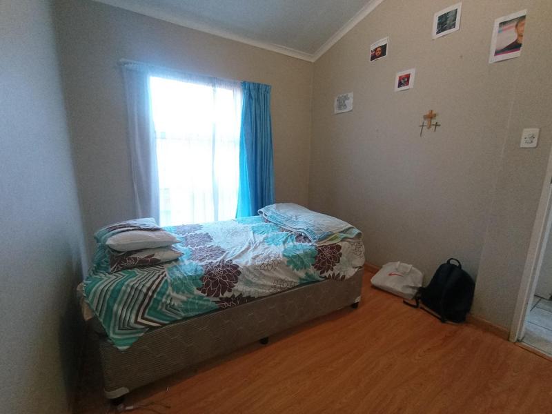 To Let 3 Bedroom Property for Rent in Florida Lake Gauteng