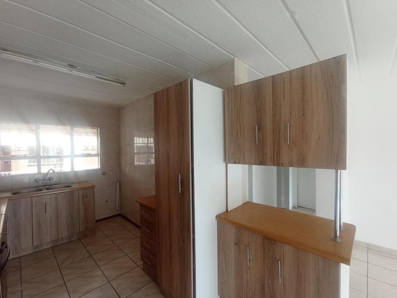 2 Bedroom Property for Sale in Florida Lake Gauteng