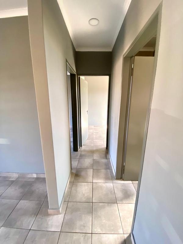2 Bedroom Property for Sale in Groblerpark Gauteng