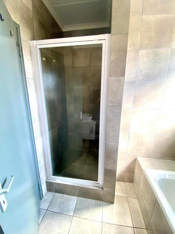 2 Bedroom Property for Sale in Groblerpark Gauteng