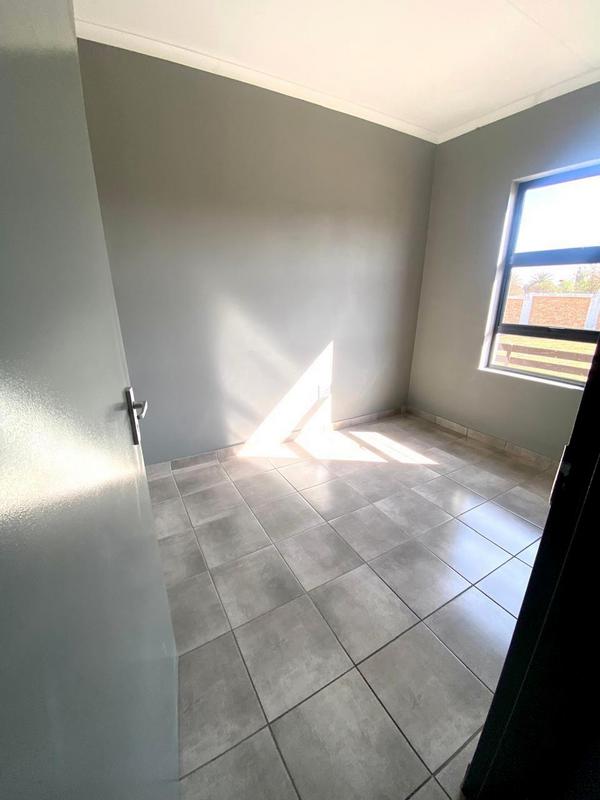 2 Bedroom Property for Sale in Groblerpark Gauteng