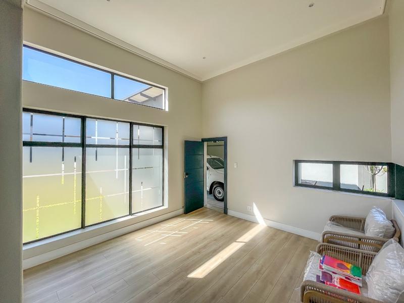 5 Bedroom Property for Sale in Midstream Estate Gauteng