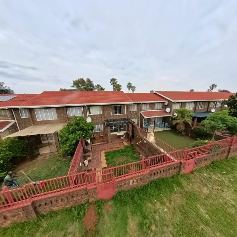 3 Bedroom Property for Sale in Clayville East Gauteng