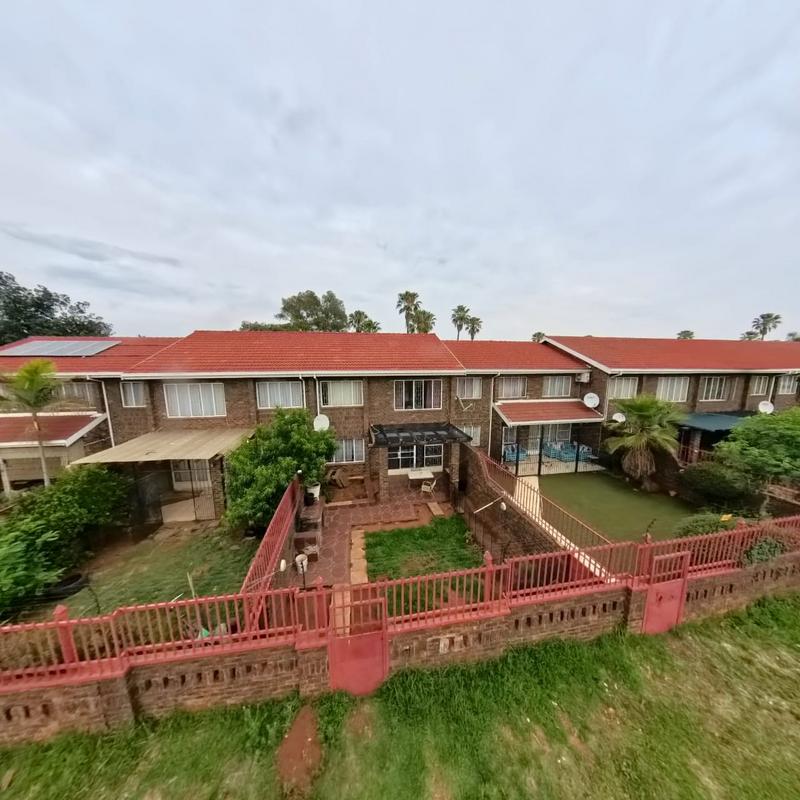 3 Bedroom Property for Sale in Clayville East Gauteng