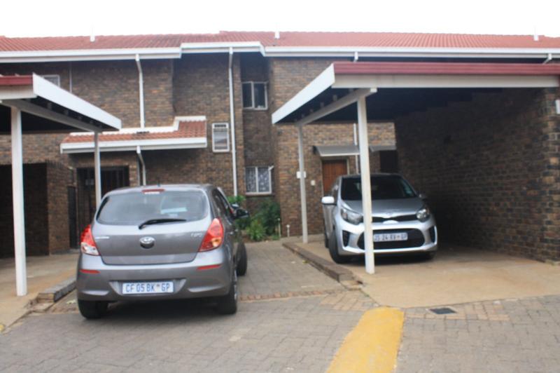 3 Bedroom Property for Sale in Clayville East Gauteng