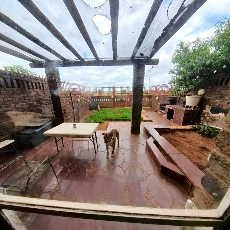 3 Bedroom Property for Sale in Clayville East Gauteng