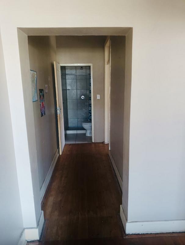 1 Bedroom Property for Sale in Bezuidenhout Valley Gauteng