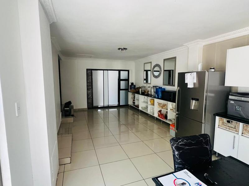 4 Bedroom Property for Sale in Bloubosrand Gauteng