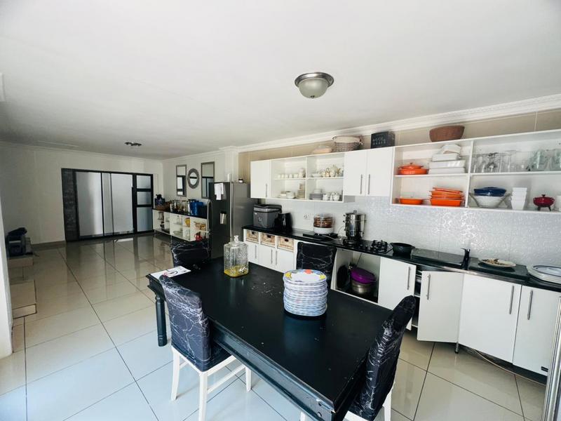 4 Bedroom Property for Sale in Bloubosrand Gauteng
