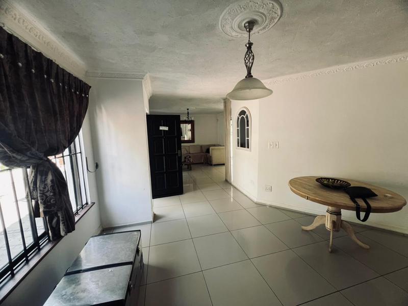 4 Bedroom Property for Sale in Bloubosrand Gauteng