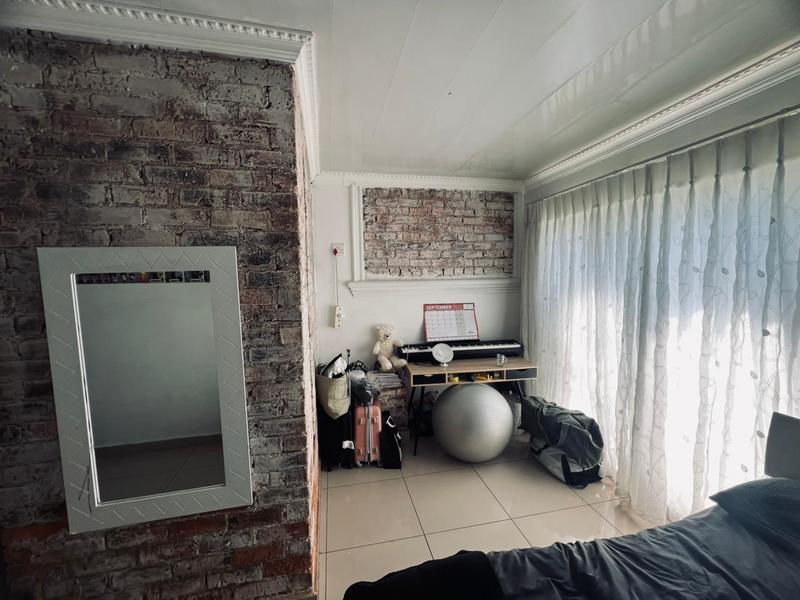 4 Bedroom Property for Sale in Bloubosrand Gauteng