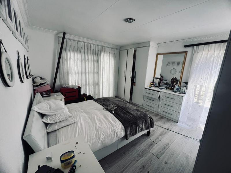 4 Bedroom Property for Sale in Bloubosrand Gauteng