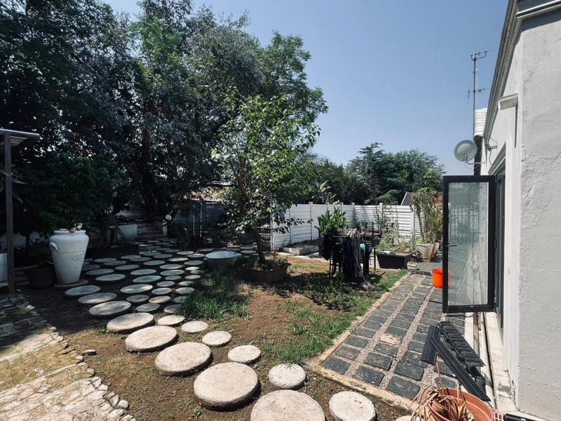 4 Bedroom Property for Sale in Bloubosrand Gauteng