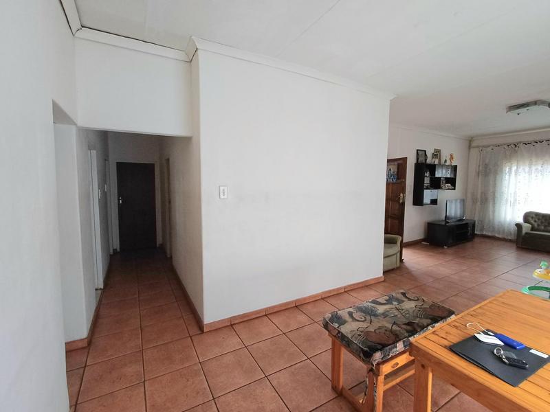 4 Bedroom Property for Sale in Laudium Gauteng