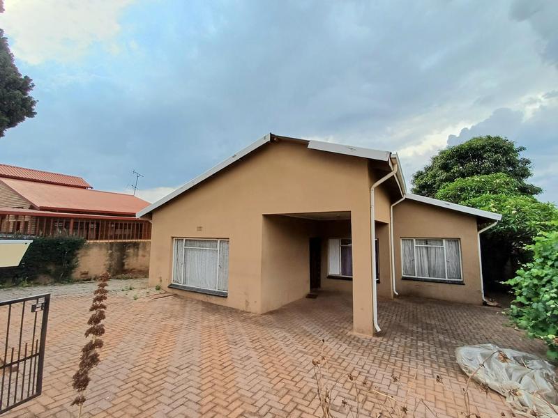 4 Bedroom Property for Sale in Laudium Gauteng