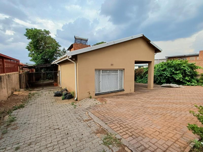 4 Bedroom Property for Sale in Laudium Gauteng