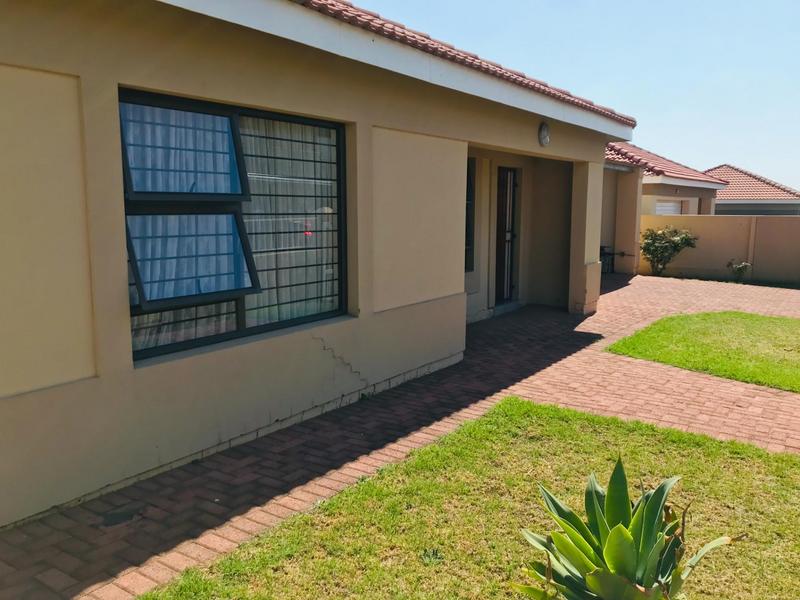 2 Bedroom Property for Sale in Sonneveld Gauteng