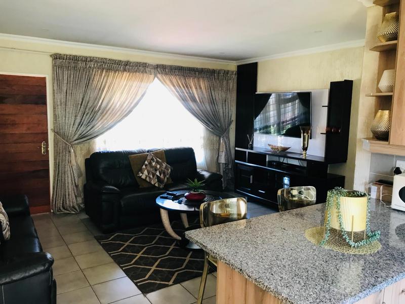 2 Bedroom Property for Sale in Sonneveld Gauteng