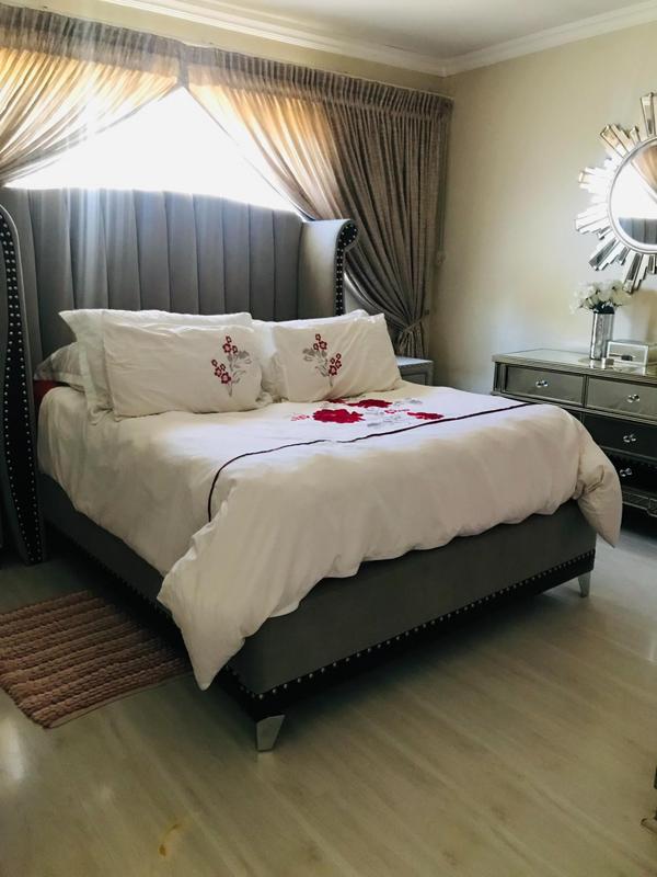 2 Bedroom Property for Sale in Sonneveld Gauteng