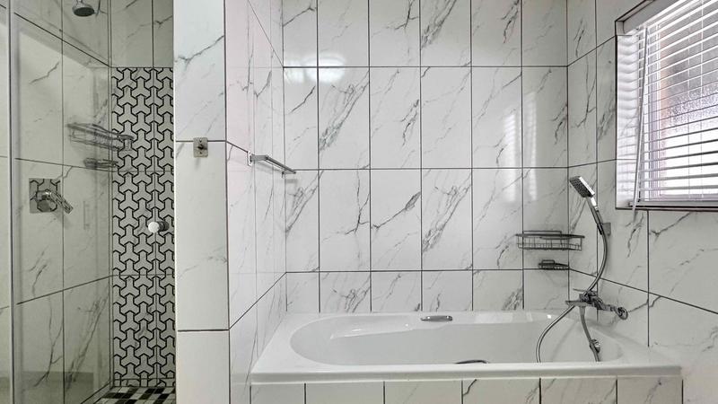 1 Bedroom Property for Sale in Morningside Gauteng