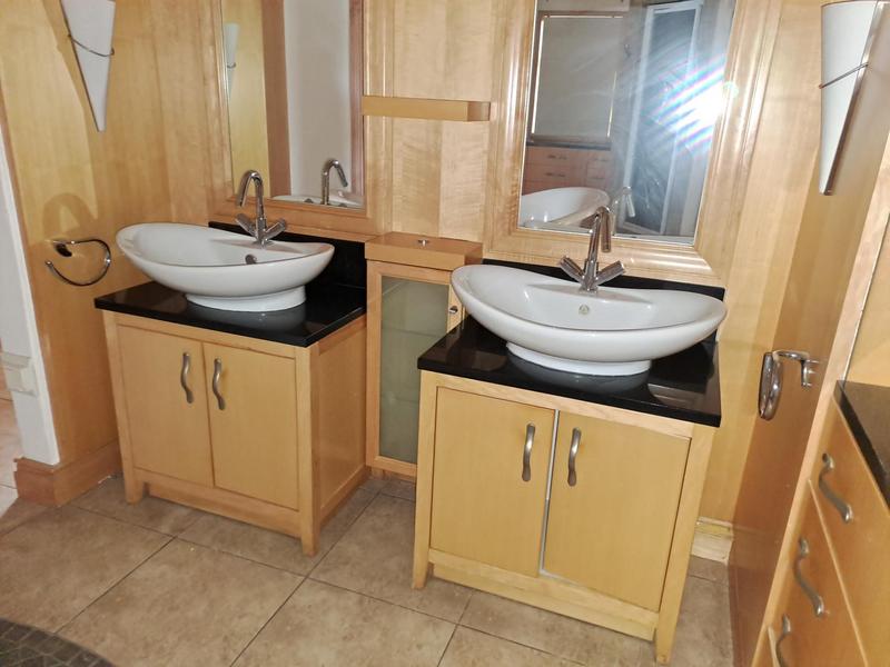 7 Bedroom Property for Sale in Bedfordview Gauteng